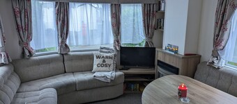 Homely 2 bed Caravan in Portland Dorset
