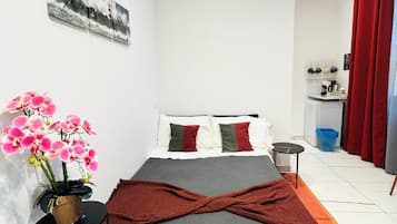 Quadruple Room | Premium bedding, down comforters, desk, free WiFi