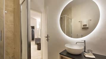 Superior Suite | Bathroom