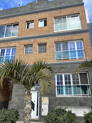 Exterior detail - Apartamento Primera Línea mar 2 Dormitorios en Arinaga Pueblo Pesquero Tranquilo (Arinaga)