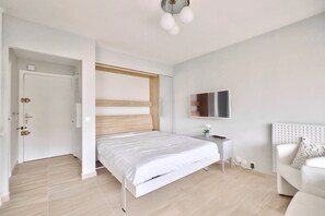 1 bedroom, iron/ironing board, free WiFi, bed sheets