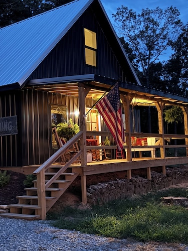 Flat Creek Cabin at Riverbend Farm in Evening Shade Arkansas