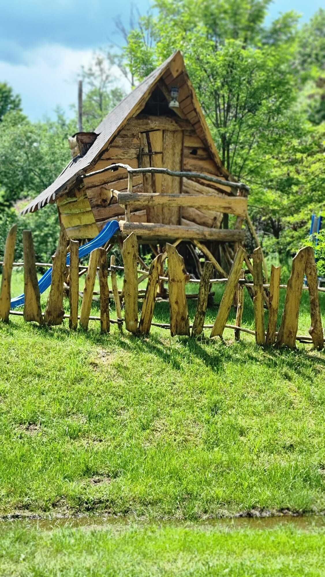 Área de juegos infantiles al aire libre