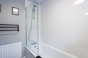 Apartment | Bathroom