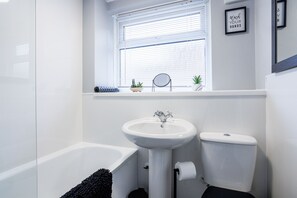 Apartment | Bathroom