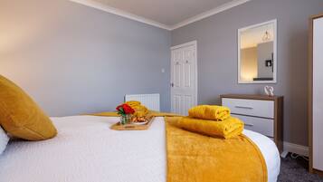 Apartment | 2 bedrooms, free WiFi, bed sheets