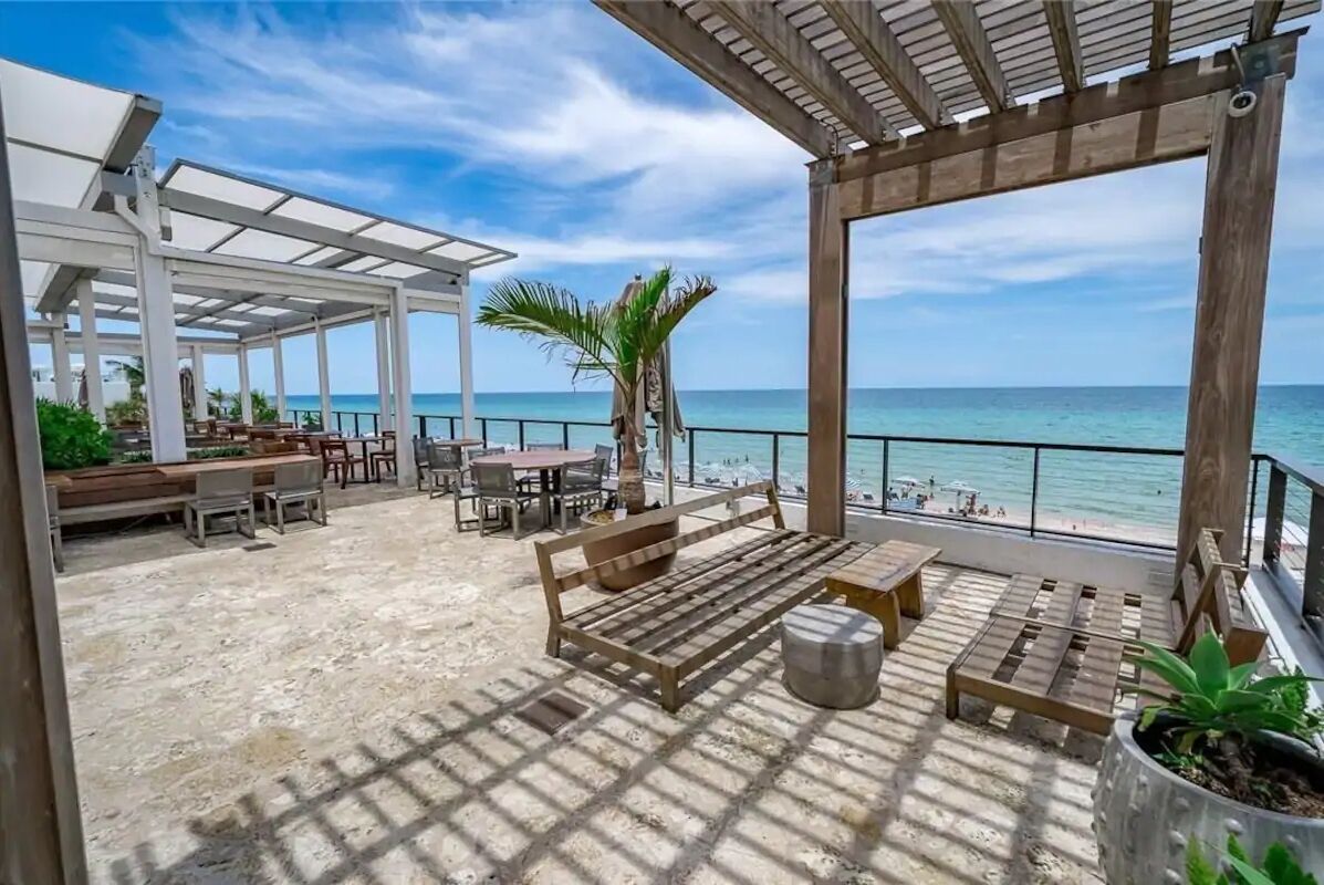 تناول الطعام بالخارج