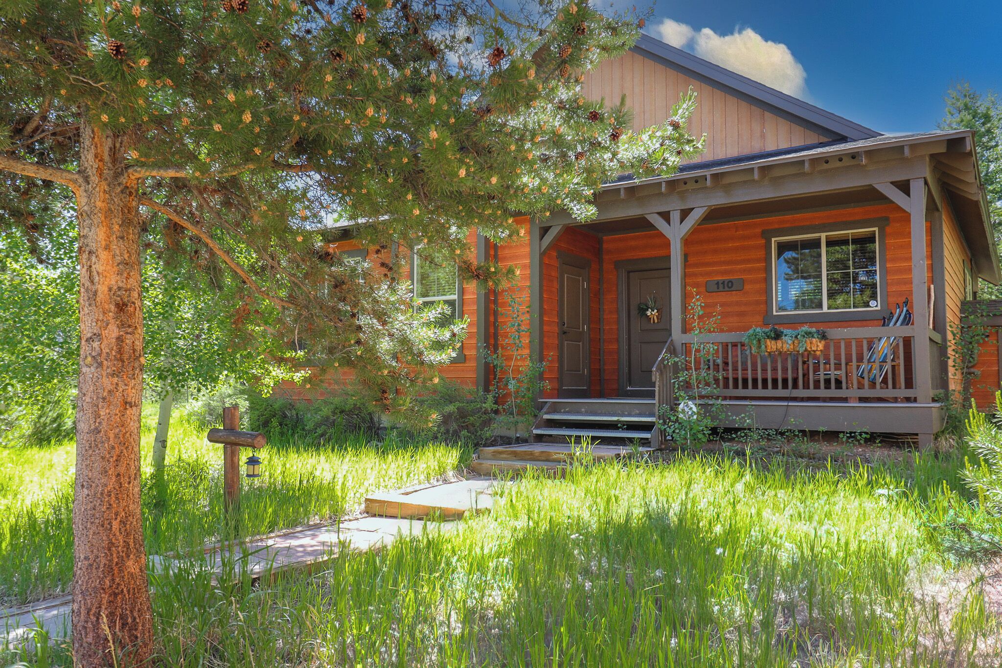 Silver Spur Lodge - 4 Bedroom Home in Granby Ranch w/ Private Hot Tub & Wi-Fi