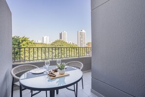 Outdoor dining - My Moema (São Paulo)