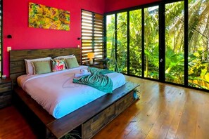 House | 6 bedrooms - Zenhouse Bali Pool Garden Massive Grounds (Nightcliff)