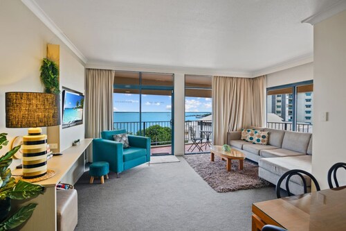 Rustic Sunset Horizon Oceanview Balcony Dining