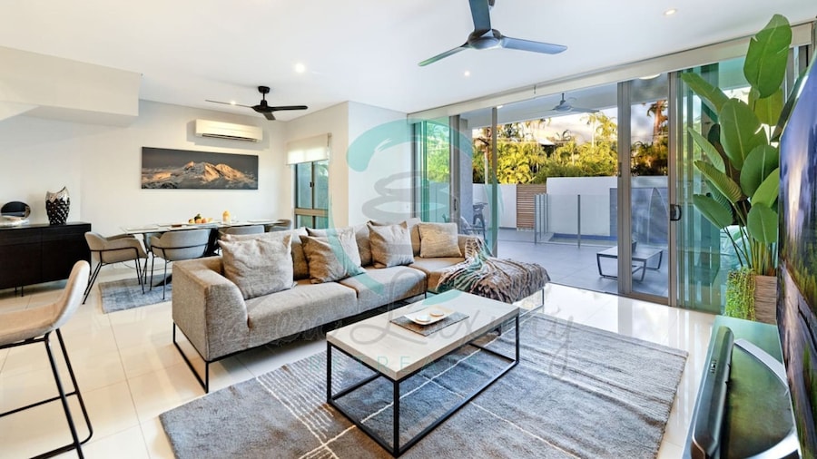 Luxurious Cozy Retreat Pool Office Parking