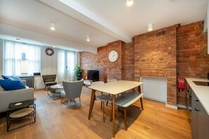 Interior - Crashpads Shoreditch Clerkenwell Loft. Large 2 bedroom apartment Central London. (London)