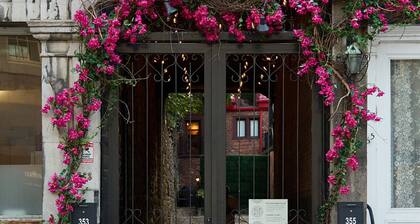 Exclusive 6 bed, 6 bath residence in Old Montreal