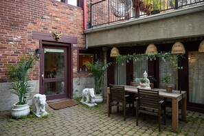 Outdoor dining - Exclusive 6 bed, 6 bath residence in Old Montreal (Montréal)