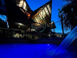 House | 6 bedrooms - Picturesque Tranquil - Pool - BBQ - Golf Course (Durack)