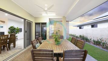 House | 5 bedrooms, desk, soundproofing