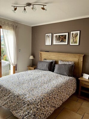 3 chambres, fer et planche à repasser, Wi-Fi gratuit, draps fournis