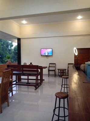 LCD TV - Ubud suites batuan (Sukawati)