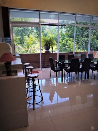 Refrigerador, placa de cocina, plancha de cocina, batidora