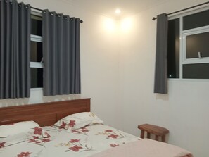 Egyptian cotton sheets, premium bedding, in-room safe
