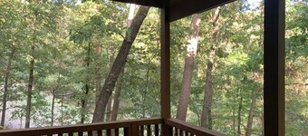 Charming 3BR Hot Springs Retreat - Serene Views & Modern Comforts