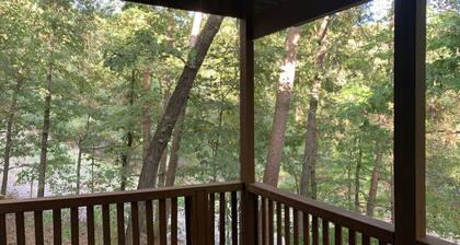 Charming 3BR Hot Springs Retreat - Serene Views & Modern Comforts