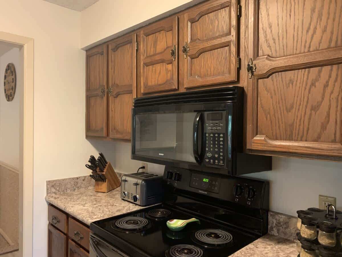 Geladeira, micro-ondas, fogão, cooktop