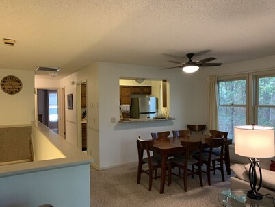 Charming 3BR Hot Springs Retreat - Serene Views & Modern Comforts