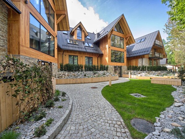 Front of property - VisitZakopane Kasprowy Residence (Zakopane)