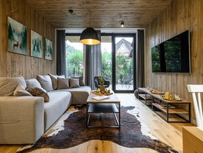 Deluxe Apartment | Living area | Flat-screen TV - VisitZakopane Kasprowy Residence (Zakopane)