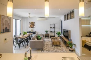 Apartment, Smoking | Exterior