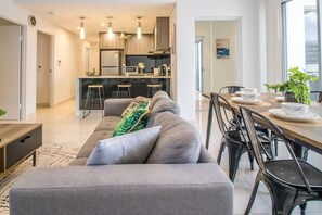 House | 3 bedrooms - ZEN Central CBD - Affordable 3-bdrm Apt in the Heart of Darwin City (Darwin)