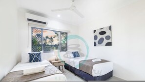 House | 4 bedrooms - Zenhouse Bushland Fenced Backyard Near Hospital (Muirhead)