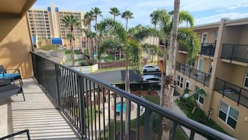 Kondominium, 2 kamar tidur | Halaman properti