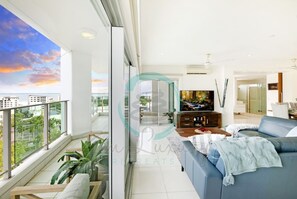 Apartment, Smoking | 3 bedrooms - Zen Skytower Harbourview -exclusive 3br Family Apt (Darwin)