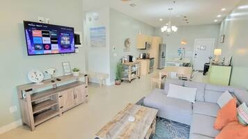 Apartment, 2 Bedrooms | Living area