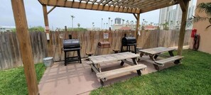 Apartamento, 2 habitaciones | Restaurante al aire libre
