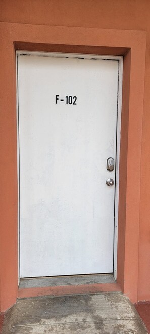 Condo, 2 Bedrooms | Exterior detail