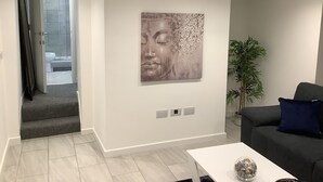 Apartment | Interior - Stunning 1 Bedroom Apartment in Bicester Town (Bicester)