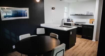 New! Modern apartment in Historic District