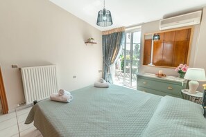 3 habitaciones, tabla de planchar con plancha, wifi y ropa de cama 