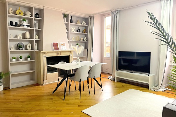 Panoramic Apartment | Living area | Flat-screen TV, fireplace