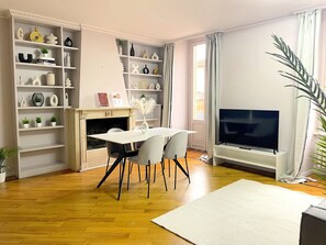 Panoramic Apartment | Living area | Flat-screen TV, fireplace - Best View Boutique Apartments  (Bergamo)