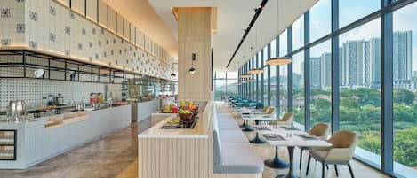 Breakfast, lunch, dinner served; local and international cuisine