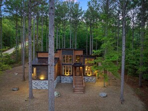 Exterior - Ember Skye Cabin - 2 bdr & Bunk Nook/2.5 bath (Broken Bow)