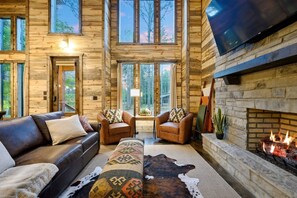 Smart TV, fireplace, video games - Ember Skye Cabin - 2 bdr & Bunk Nook/2.5 bath (Broken Bow)