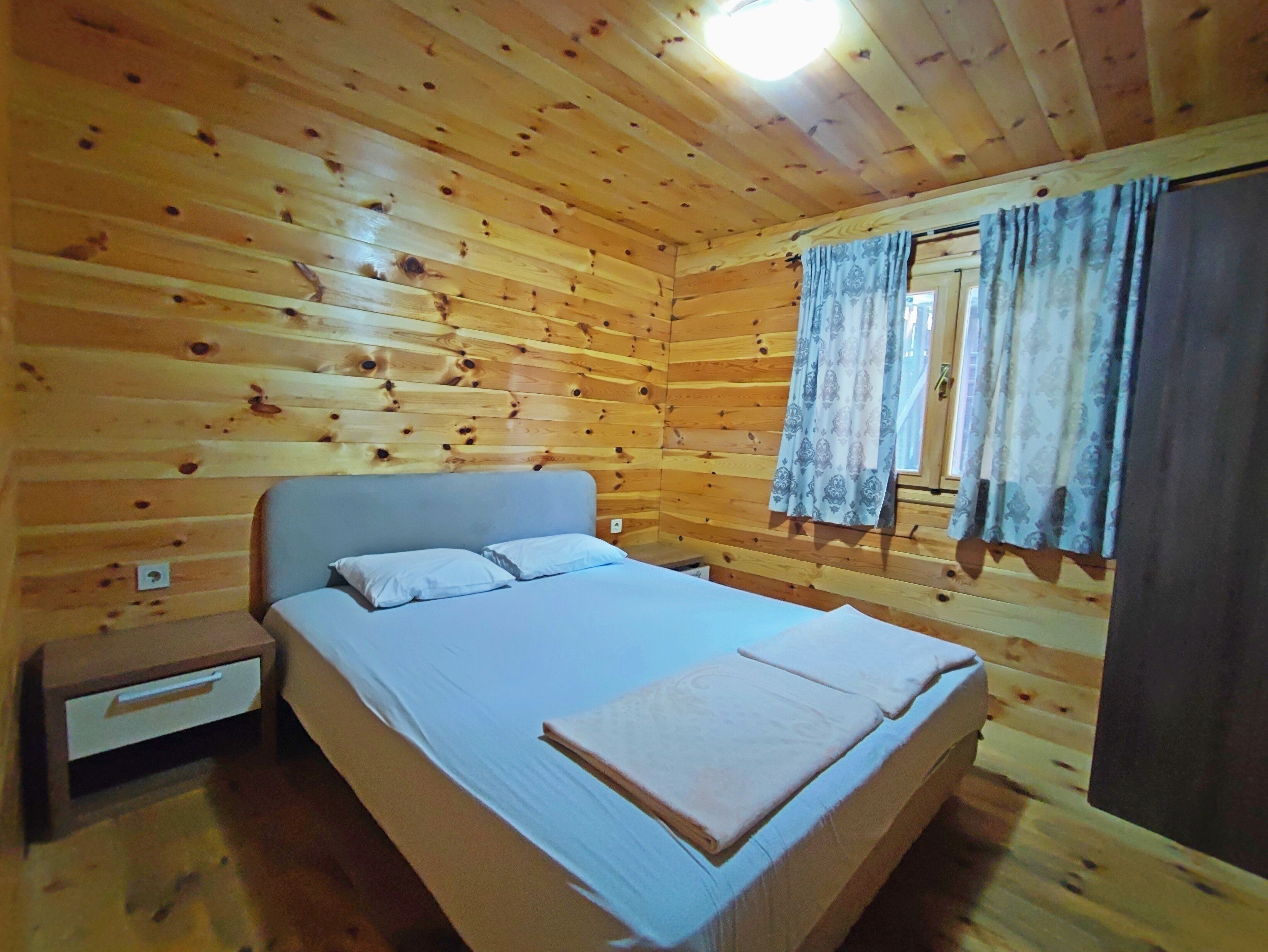 2 kamar tidur, Wi-Fi gratis, dan seprai linen