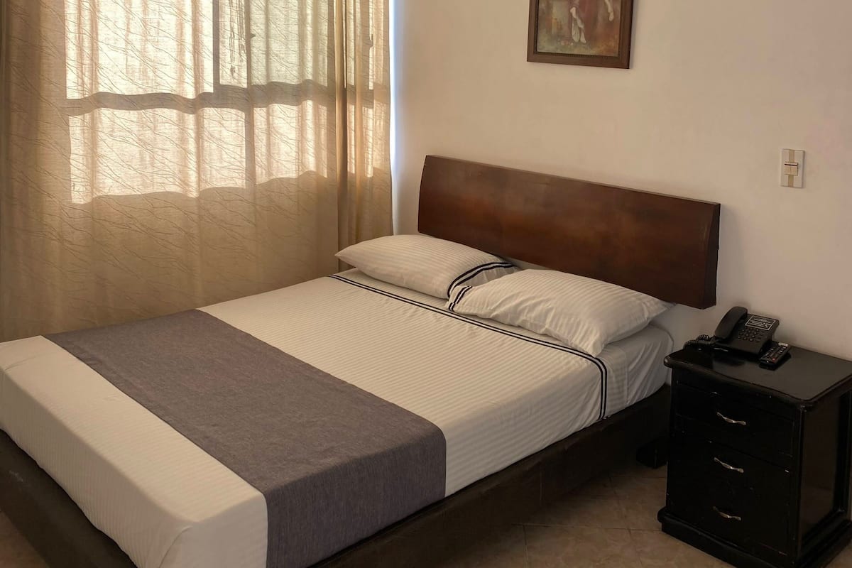 Quarto casal standard, 1 cama de casal | Roupas de cama antialérgicas, Wi-Fi de cortesia