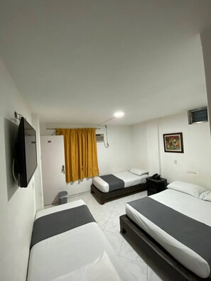 Familienzimmer, Mehrere Betten | Allergikerbettwaren, kostenloses WLAN